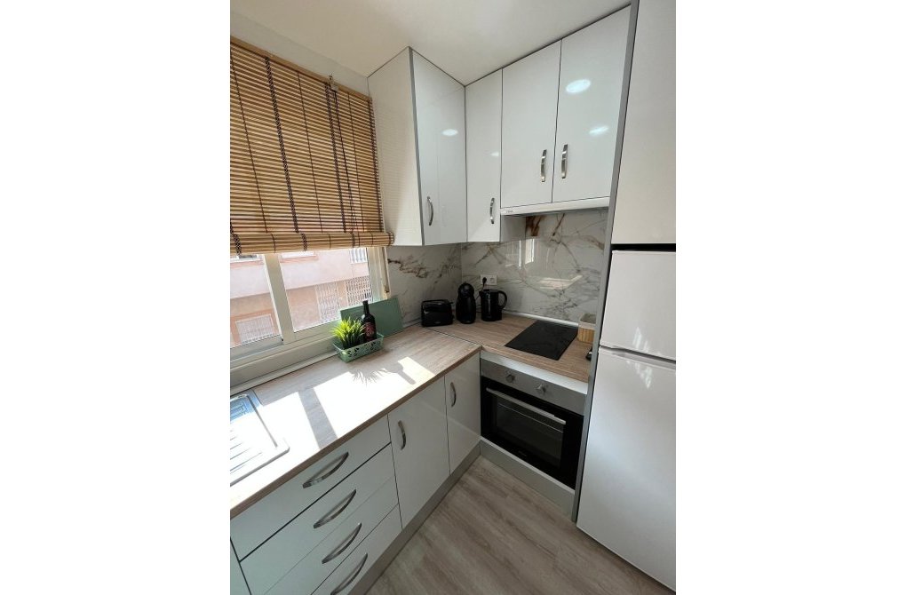 Resale - Apartment - Torrevieja - Playa del cura