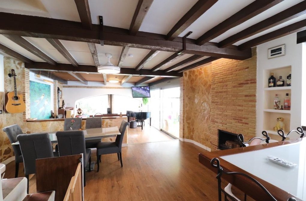 Resale - Chalet - Orihuela Costa - Montezenia