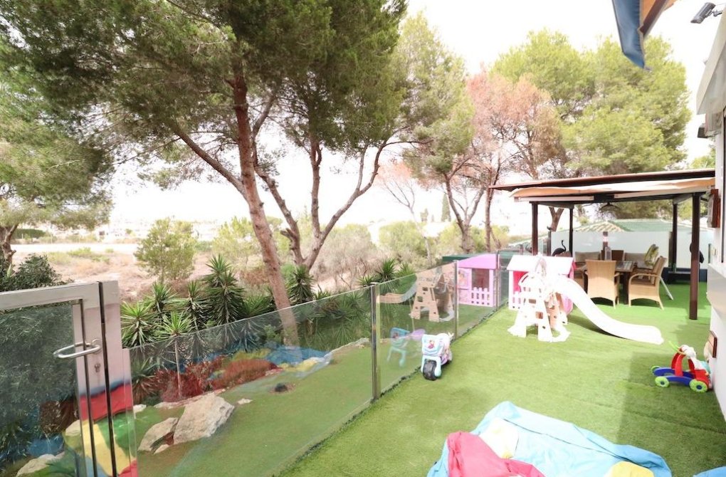 Resale - Chalet - Orihuela Costa - Montezenia
