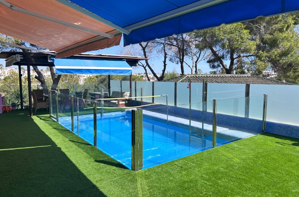 Resale - Chalet - Orihuela Costa - Montezenia