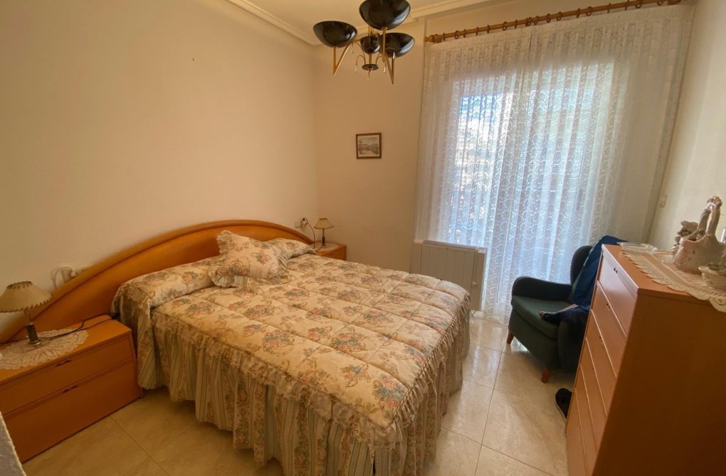 Resale - Apartment - Torrevieja - Playa del cura