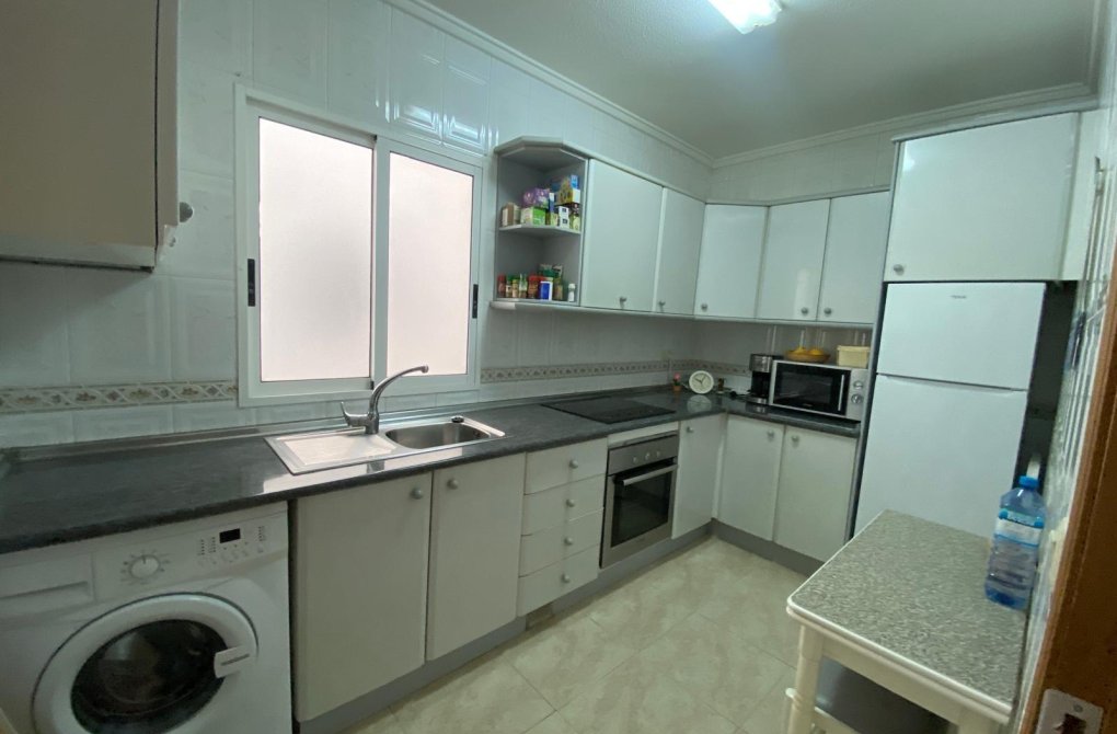 Resale - Apartment - Torrevieja - Playa del cura