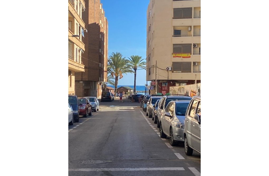 Resale - Apartment - Torrevieja - Playa del cura