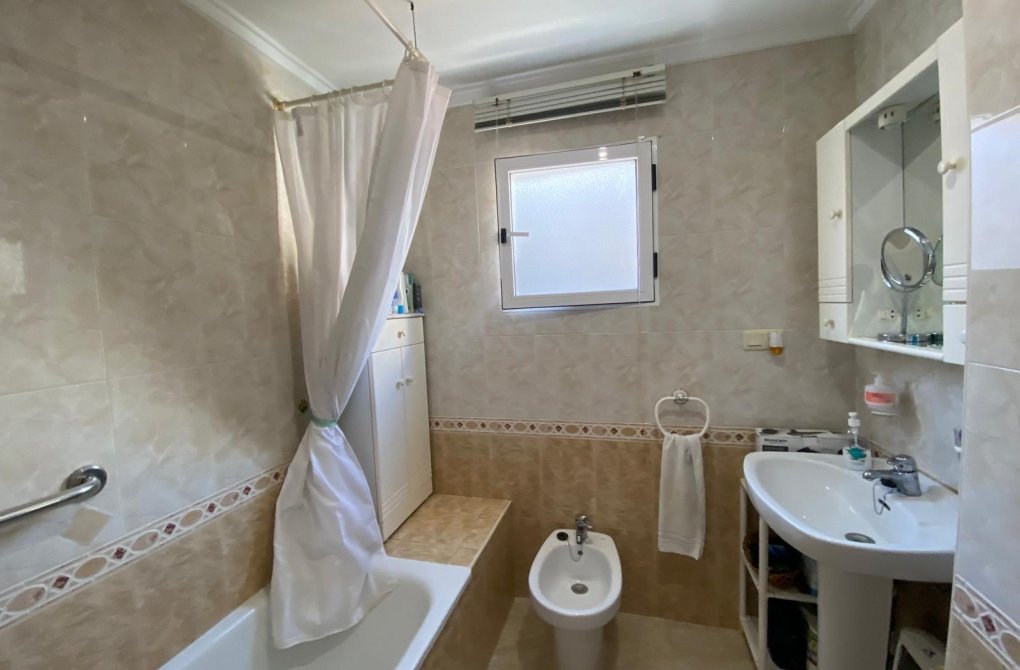 Resale - Apartment - Torrevieja - Playa del cura