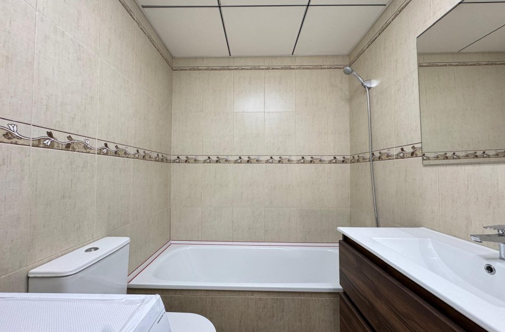 Resale - Apartment - Torrevieja - torrevieja