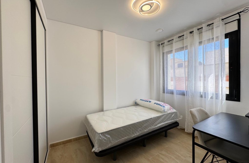 Resale - Apartment - Torrevieja - torrevieja