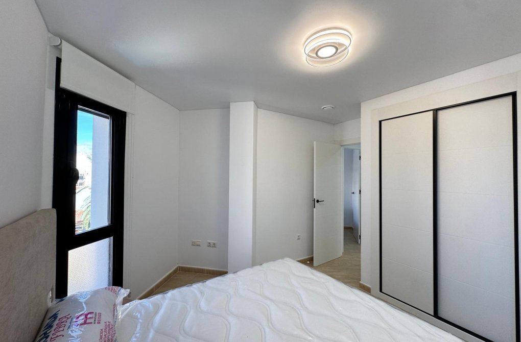 Resale - Apartment - Torrevieja - torrevieja