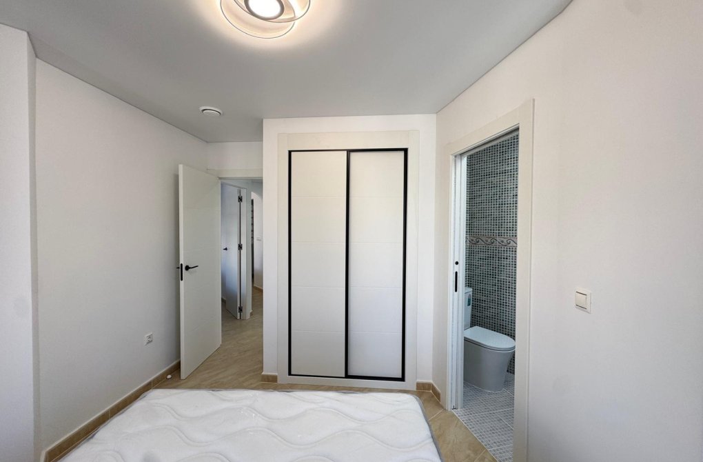 Resale - Apartment - Torrevieja - torrevieja