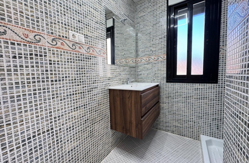 Resale - Apartment - Torrevieja - torrevieja