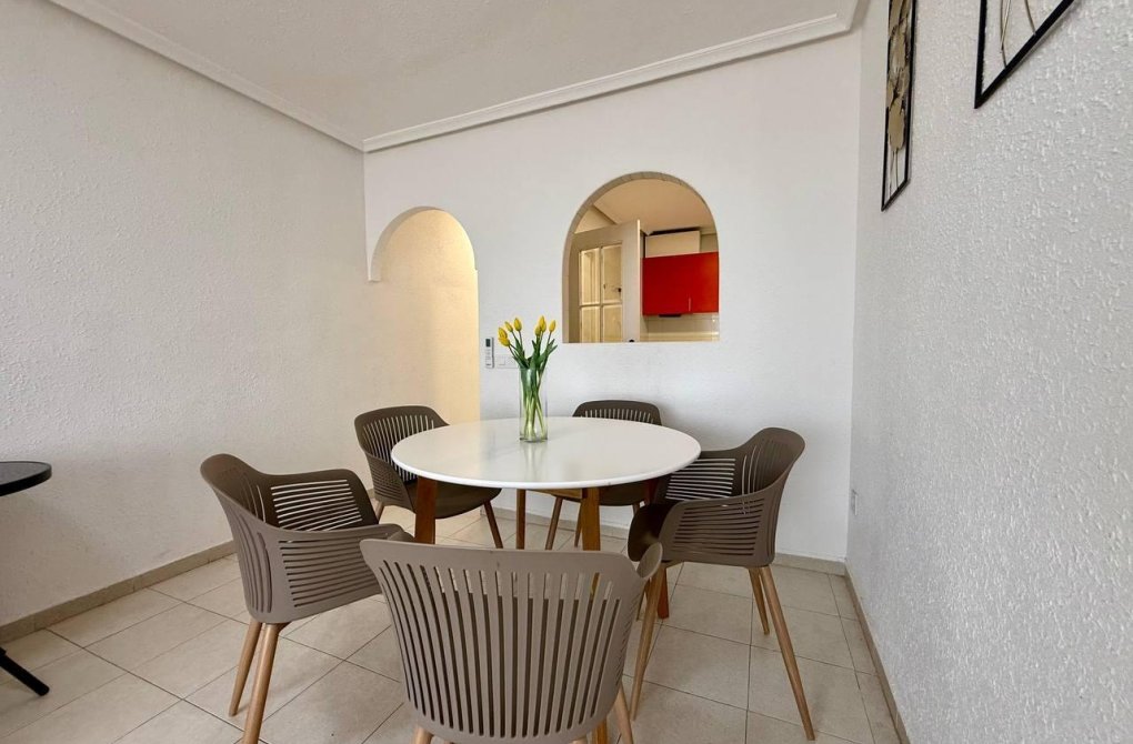 Resale - Apartment - Torrevieja - Acequion