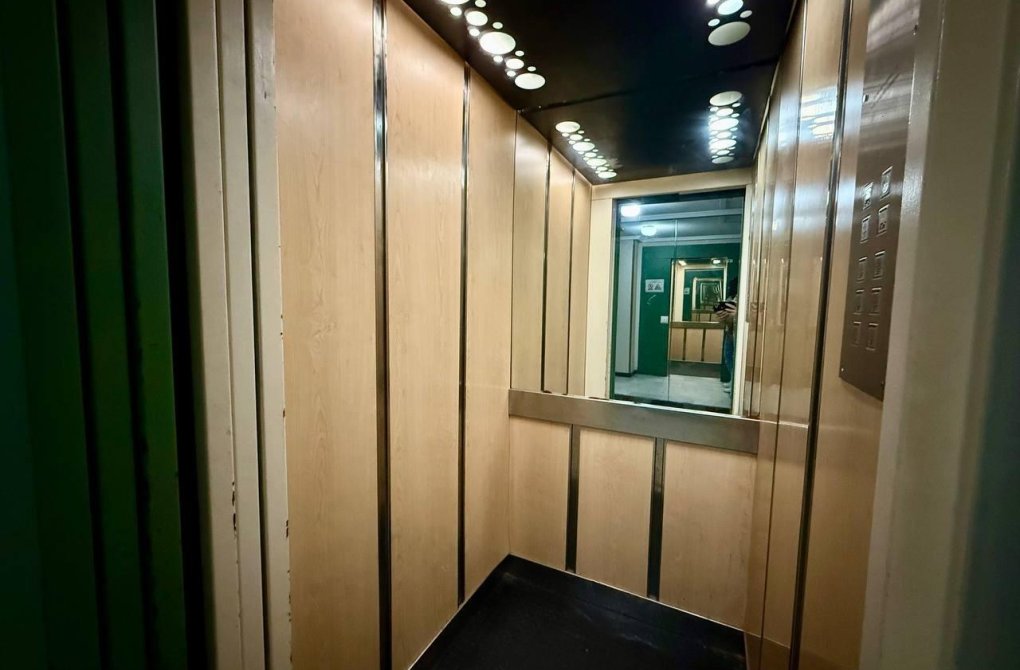 Resale - Apartment - Torrevieja - Acequion