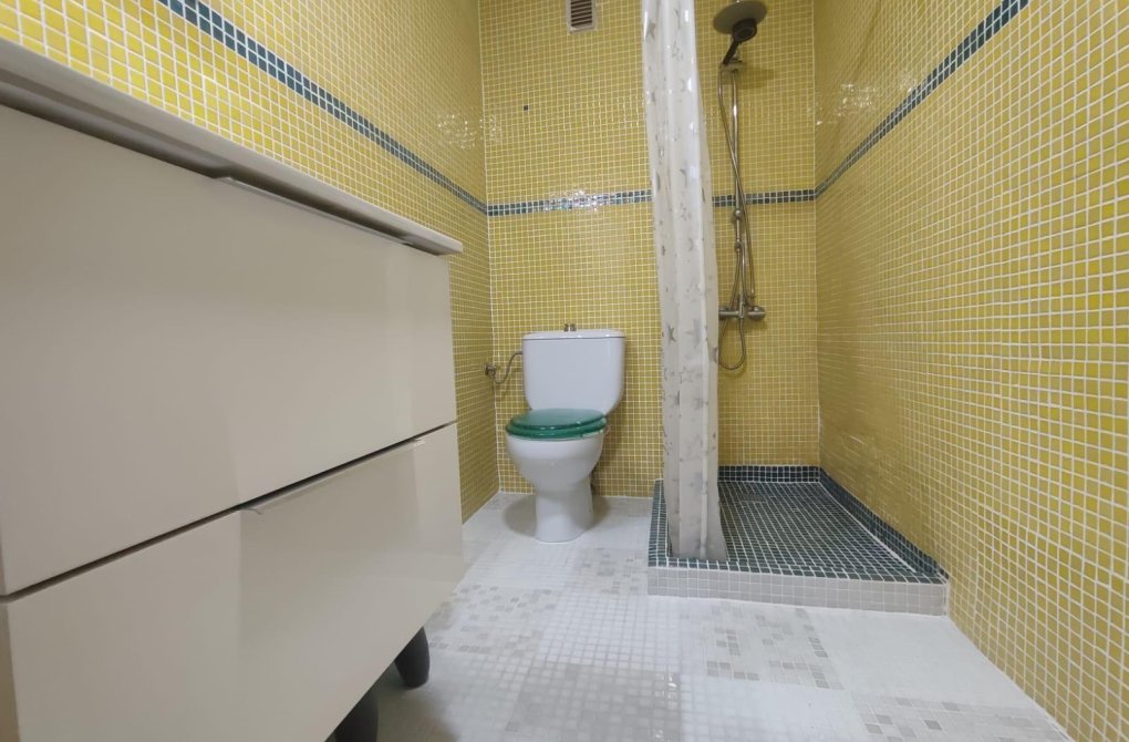 Resale - Apartment - Torrevieja - Playa del cura