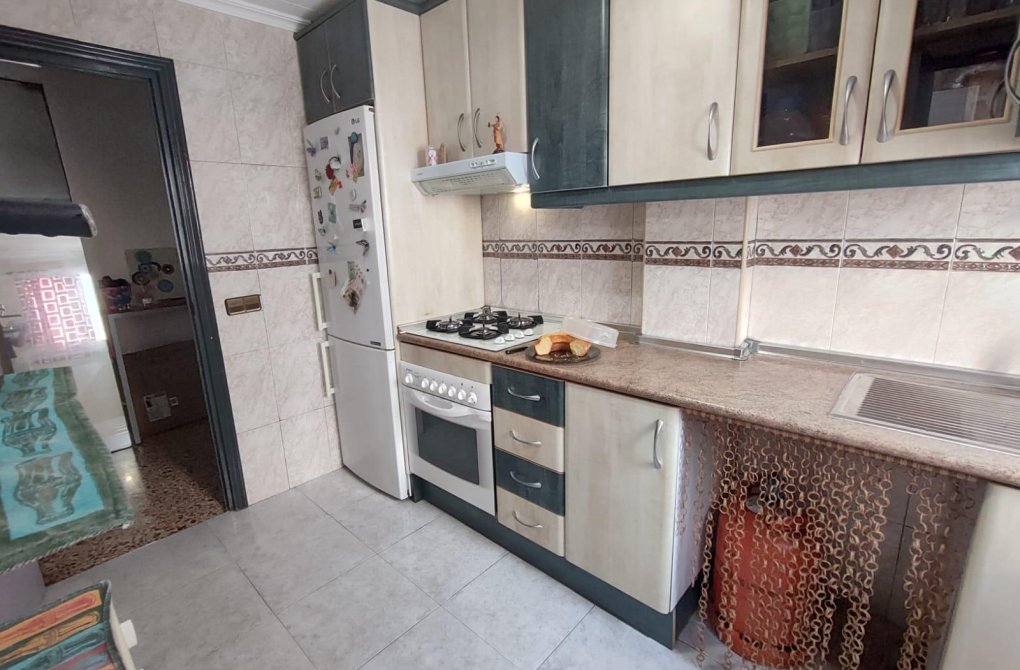 Resale - Apartment - Torrevieja - Playa del cura