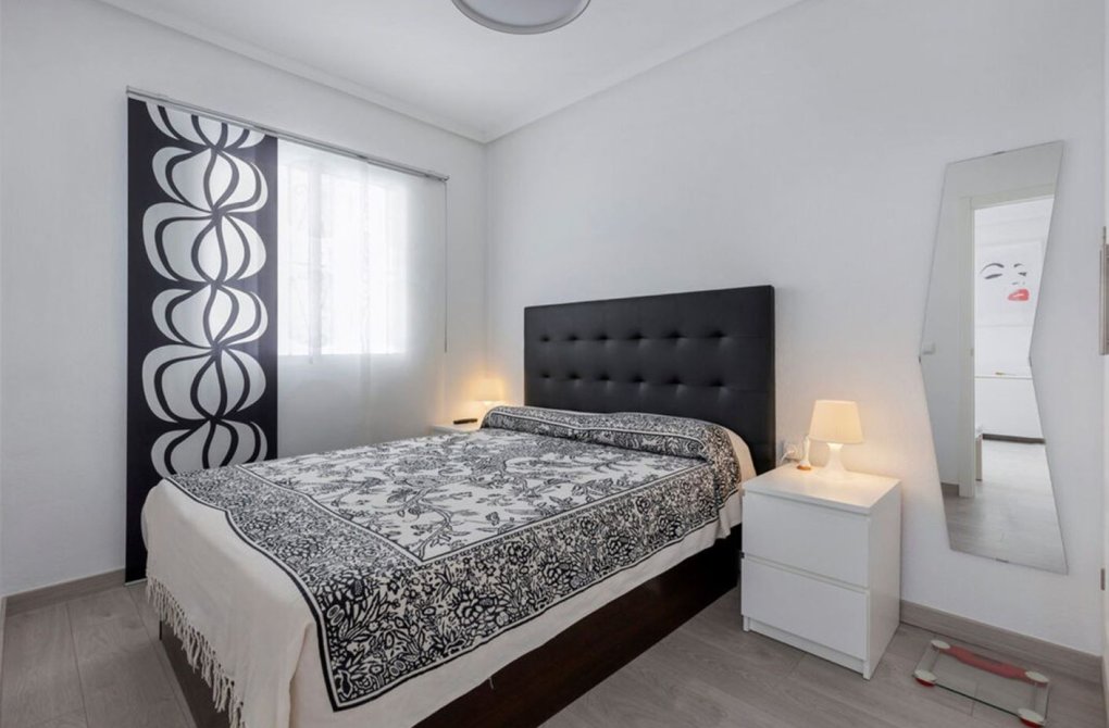 Resale - Apartment - Torrevieja - La Mata