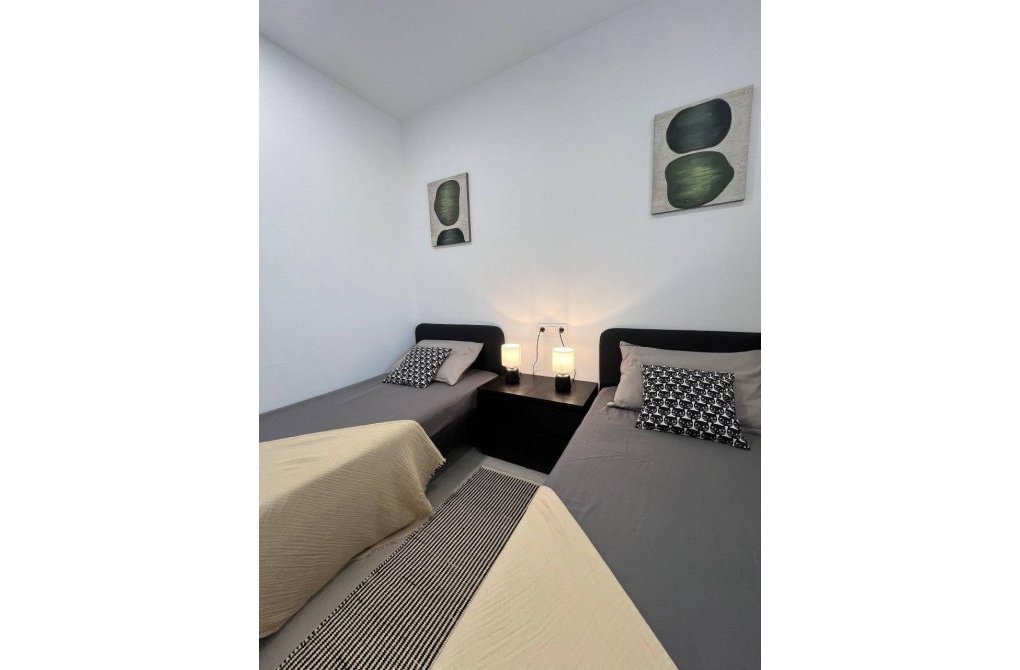 Resale - Apartment - Torrevieja - La Mata