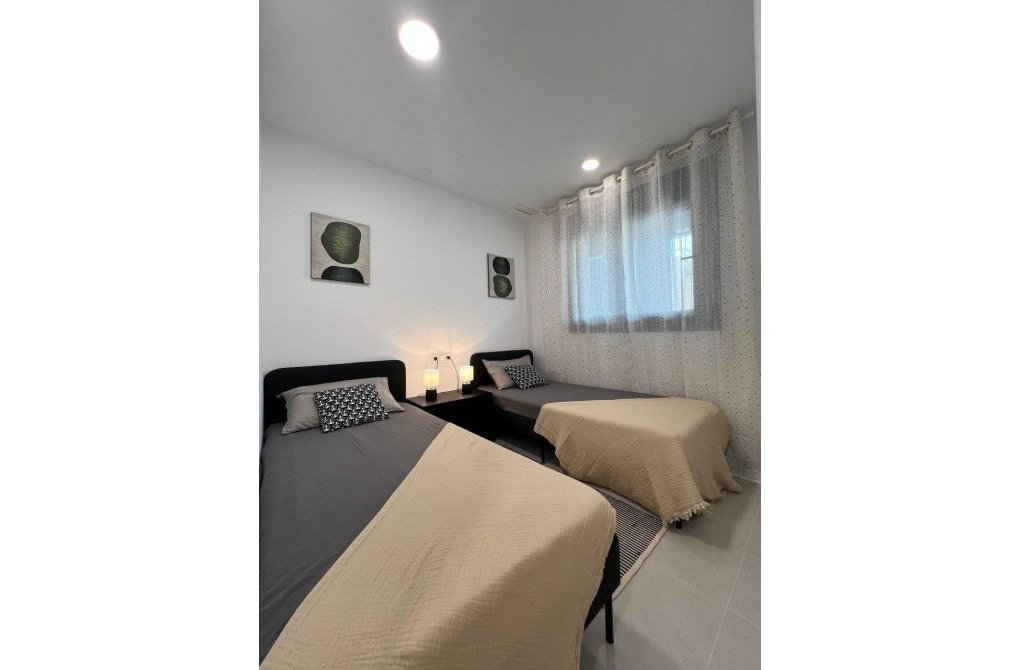 Resale - Apartment - Torrevieja - La Mata