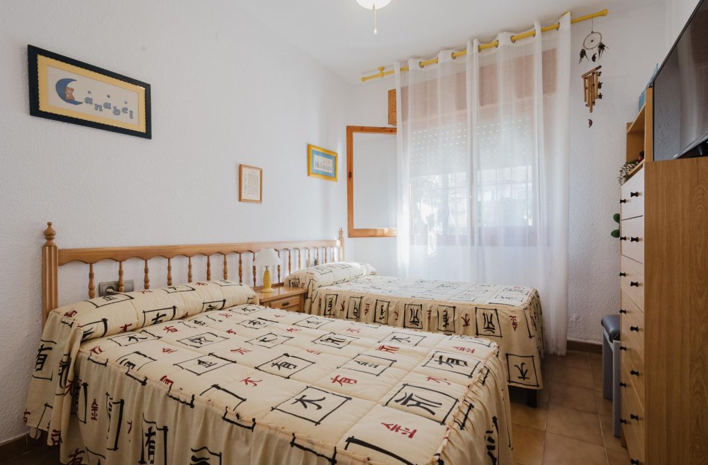 Resale - Bungalow - Torrevieja - Playa de los Naufragos