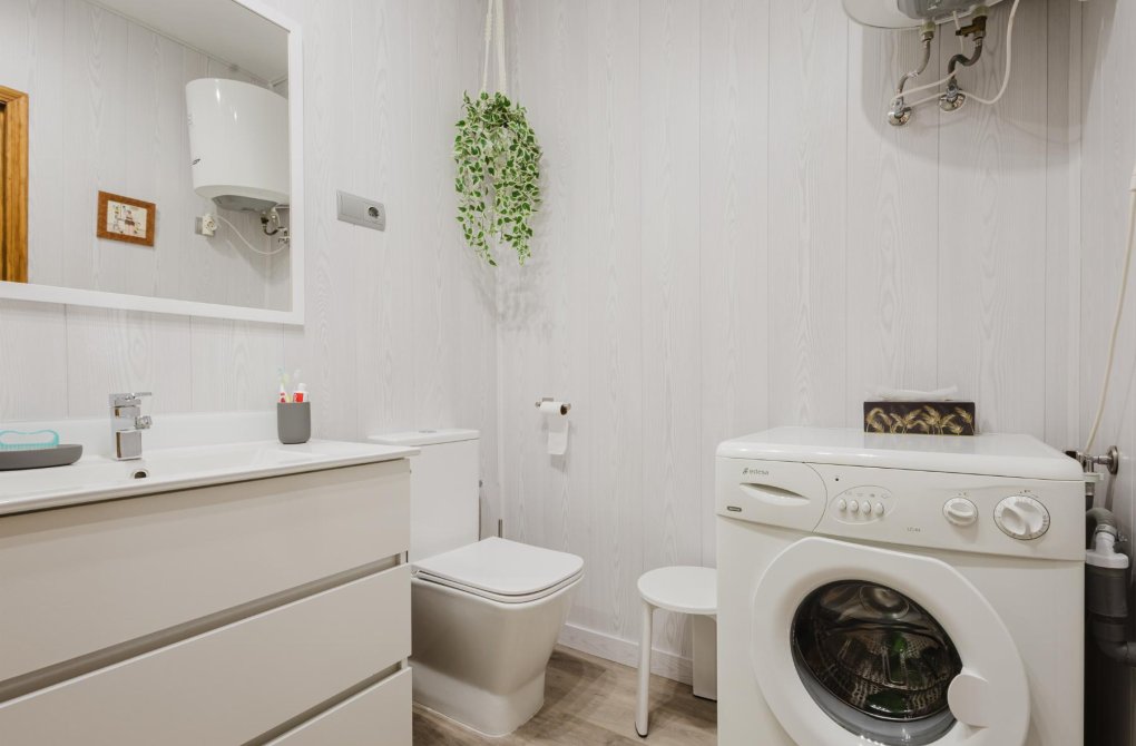 Resale - Bungalow - Torrevieja - Playa de los Naufragos