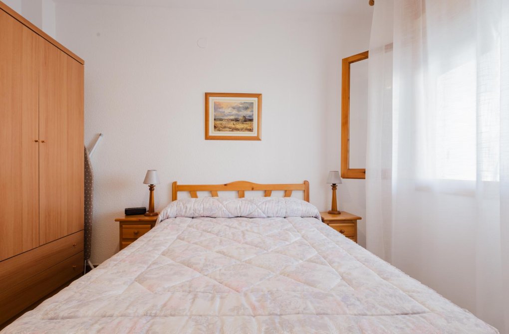 Resale - Bungalow - Torrevieja - Playa de los Naufragos