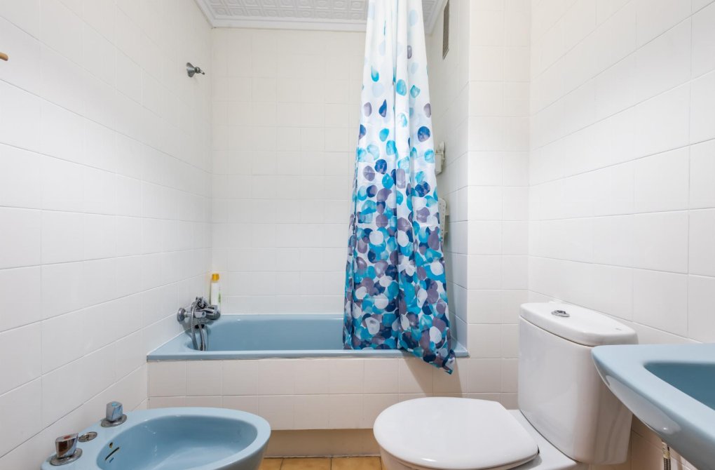 Resale - Apartamento - Torrevieja - Playa de los Naufragos