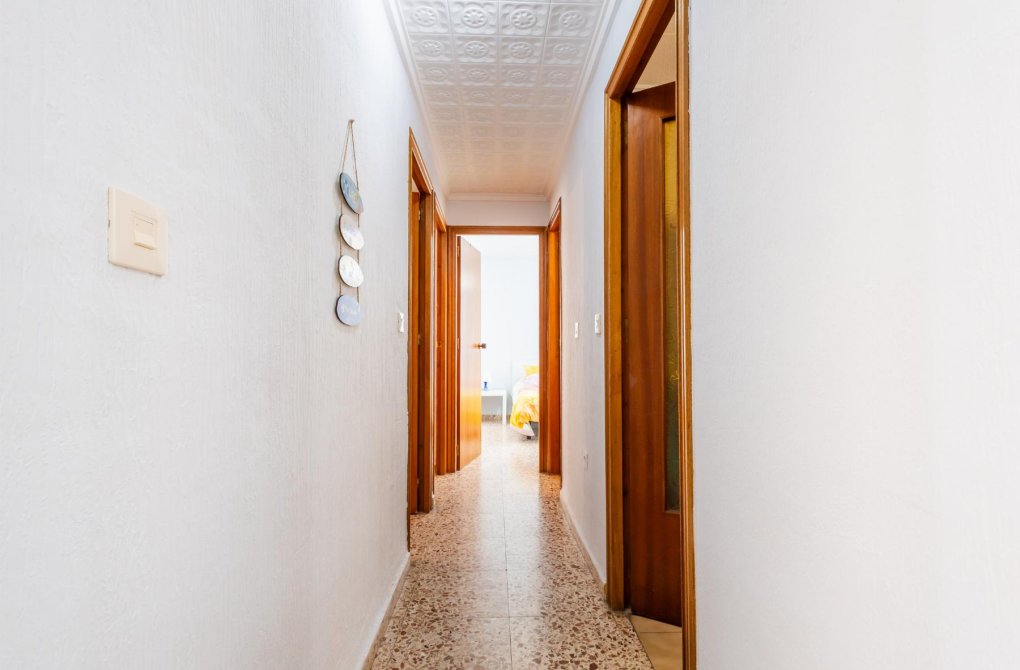 Resale - Apartamento - Torrevieja - Playa de los Naufragos