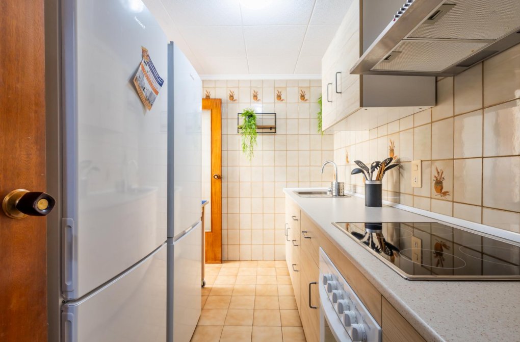 Resale - Apartamento - Torrevieja - Playa de los Naufragos