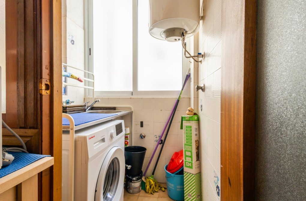 Resale - Apartamento - Torrevieja - Playa de los Naufragos