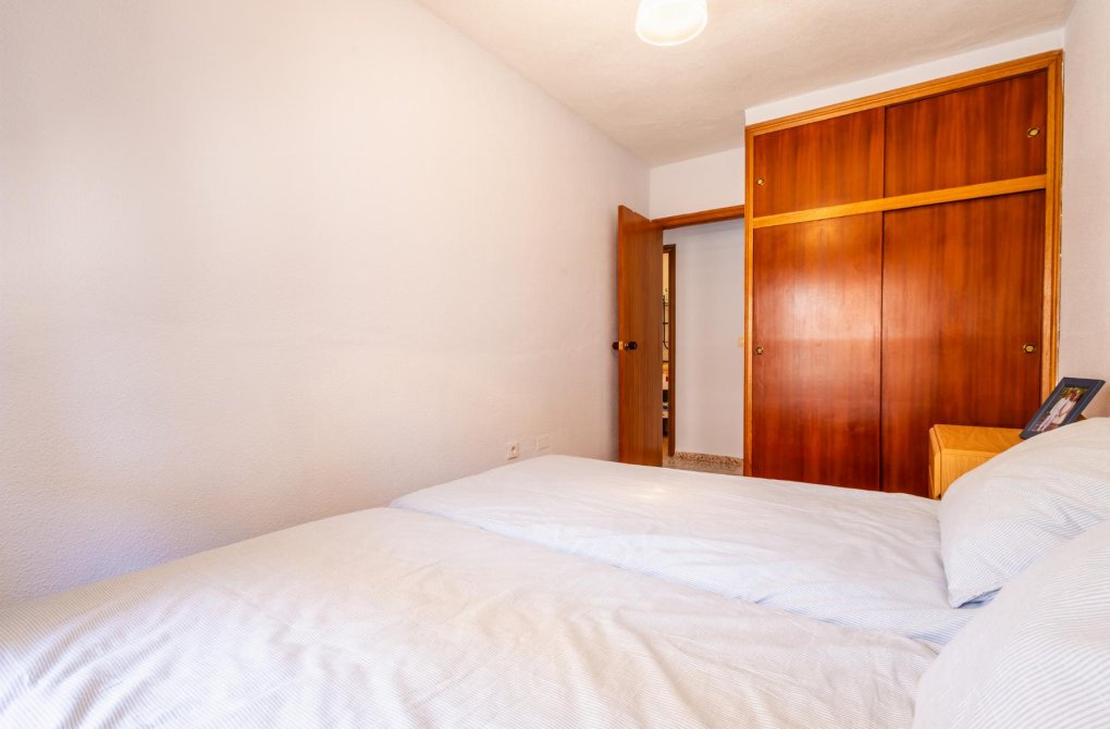 Resale - Apartamento - Torrevieja - Playa de los Naufragos