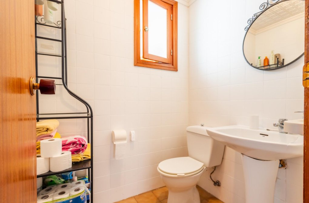 Resale - Apartamento - Torrevieja - Playa de los Naufragos