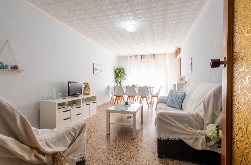 Resale - Apartamento - Torrevieja - Playa de los Naufragos