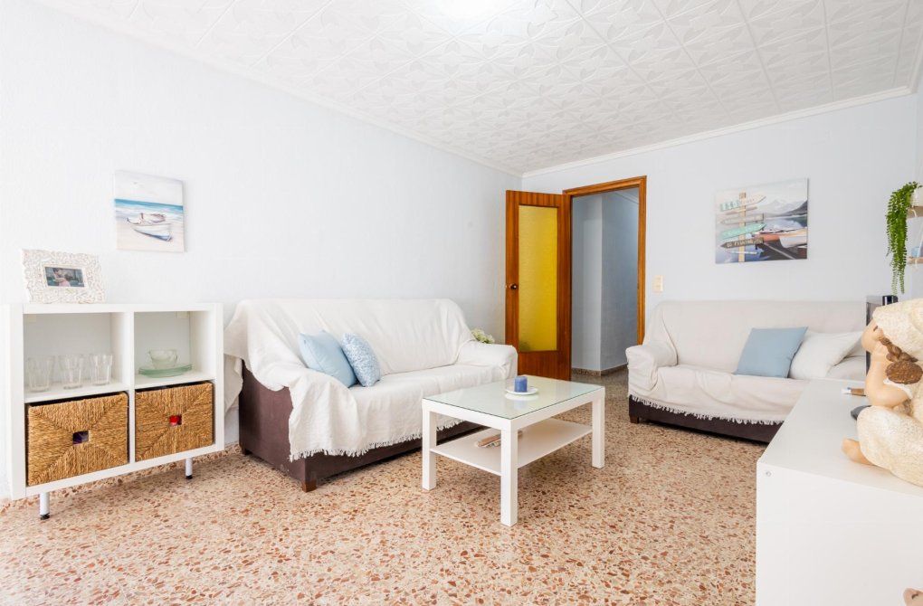 Resale - Apartamento - Torrevieja - Playa de los Naufragos