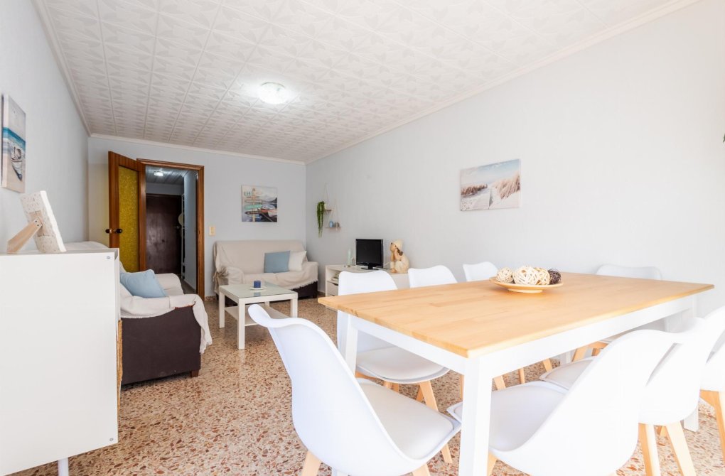 Resale - Apartamento - Torrevieja - Playa de los Naufragos