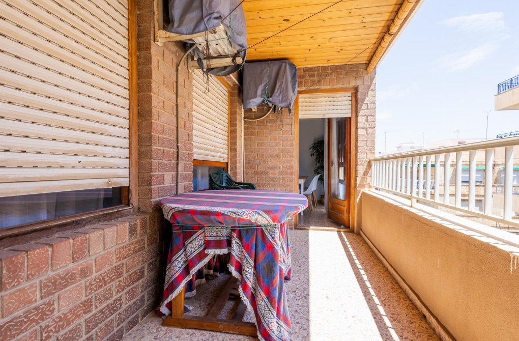 Resale - Apartamento - Torrevieja - Playa de los Naufragos