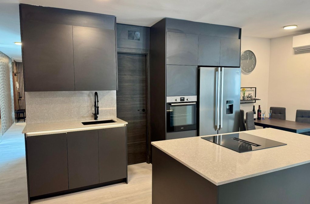 Resale - Apartamento - Torrevieja - CLUB NAUTICO TORREVIEJA