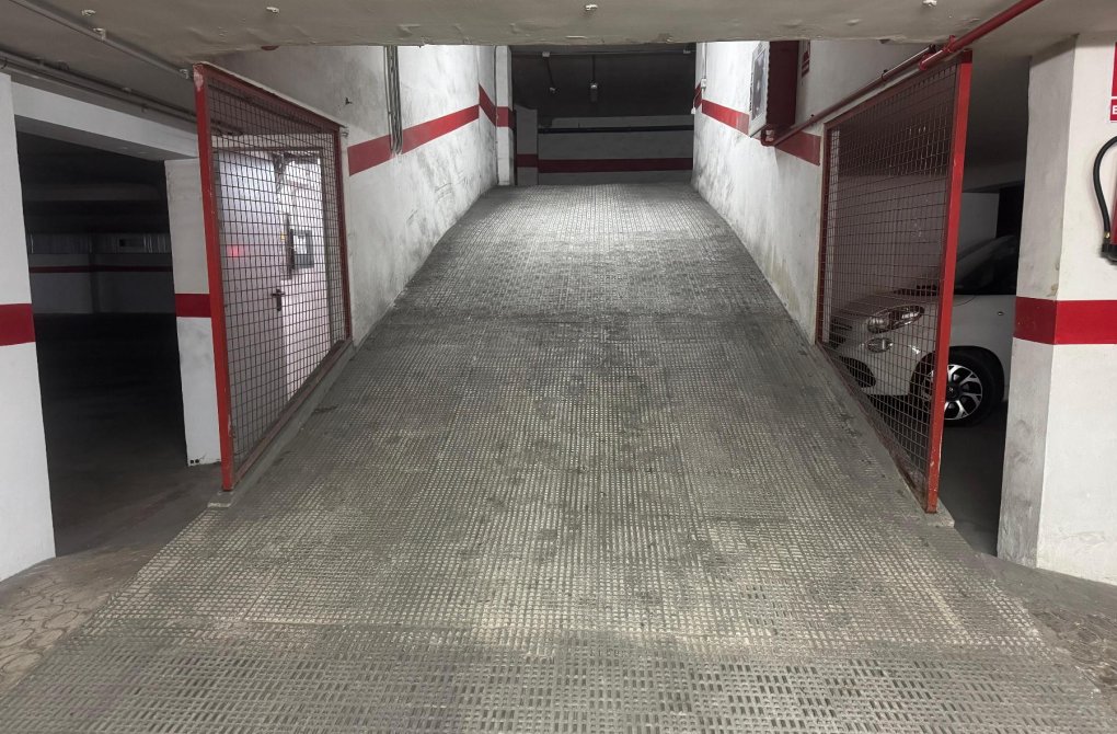 Resale - Garaje - Torrevieja - Playa Acequion