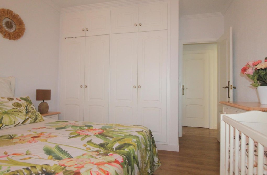 Resale - Apartamento - Torrevieja - La veleta