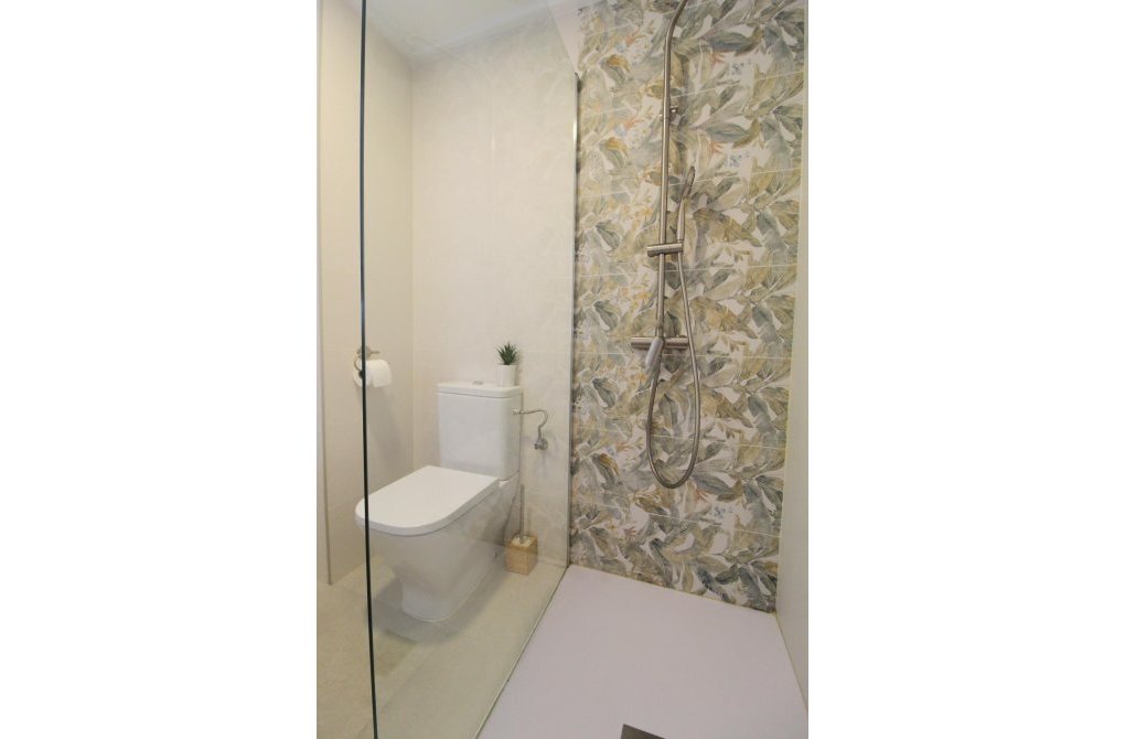 Resale - Apartamento - Torrevieja - La veleta