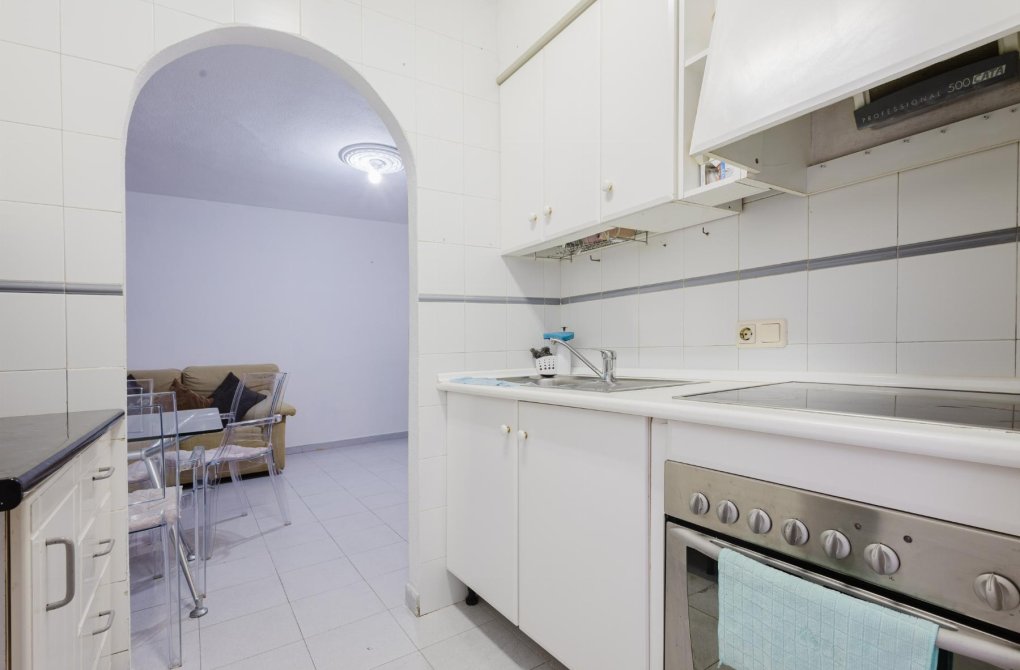 Resale - Apartamento - Torrevieja - Playa de La Acequion