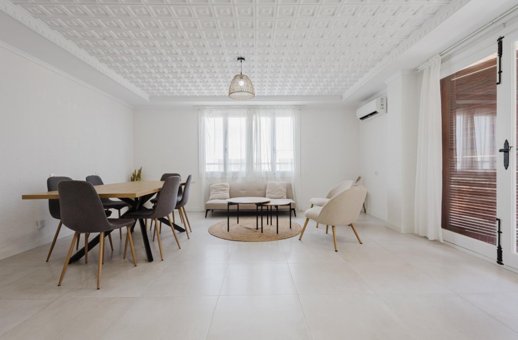 Resale - Apartamento - Torrevieja - Playa del Acequión