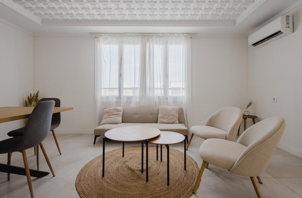 Resale - Apartamento - Torrevieja - Playa del Acequión