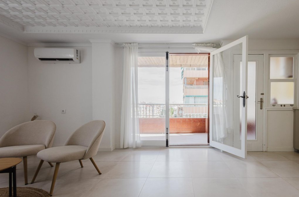 Resale - Apartamento - Torrevieja - Playa del Acequión