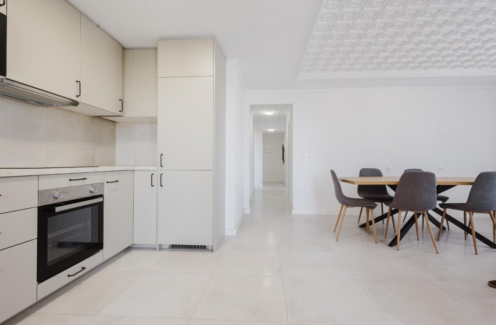 Resale - Apartamento - Torrevieja - Playa del Acequión