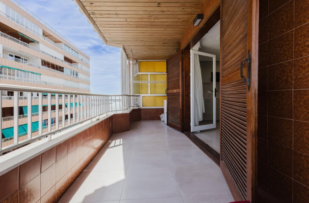 Resale - Apartamento - Torrevieja - Playa del Acequión