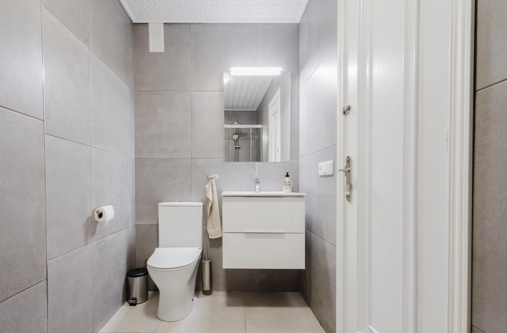 Resale - Apartamento - Torrevieja - Playa del Acequión