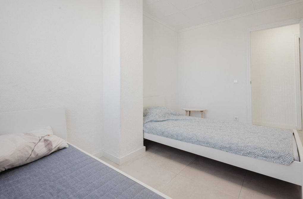 Resale - Apartamento - Torrevieja - Playa del Acequión