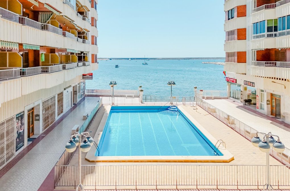 Resale - Apartamento - Torrevieja - Playa del Acequión