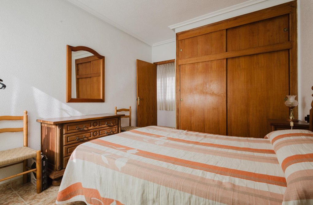 Resale - Apartamento - Torrevieja - Playa de los Naufragos