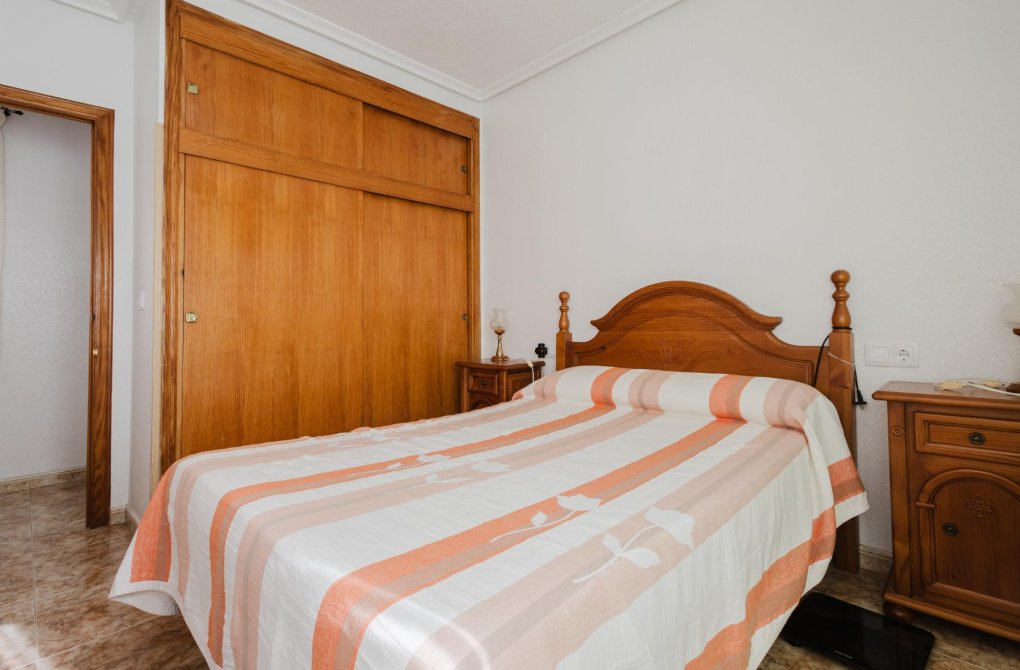 Resale - Apartamento - Torrevieja - Playa de los Naufragos