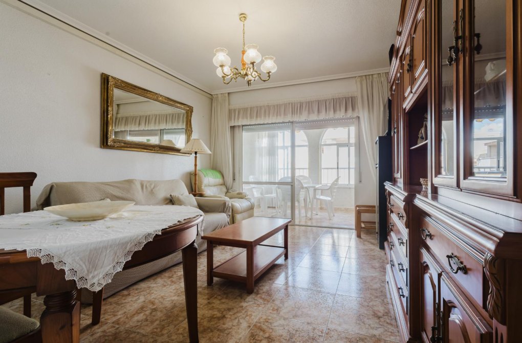Resale - Apartamento - Torrevieja - Playa de los Naufragos
