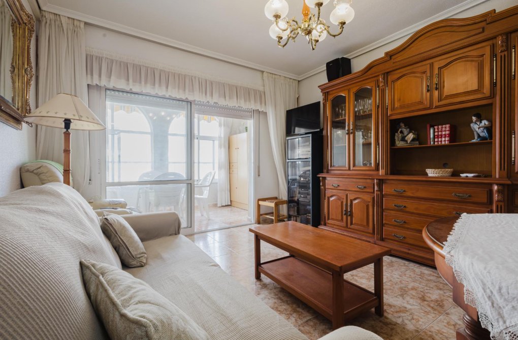 Resale - Apartamento - Torrevieja - Playa de los Naufragos